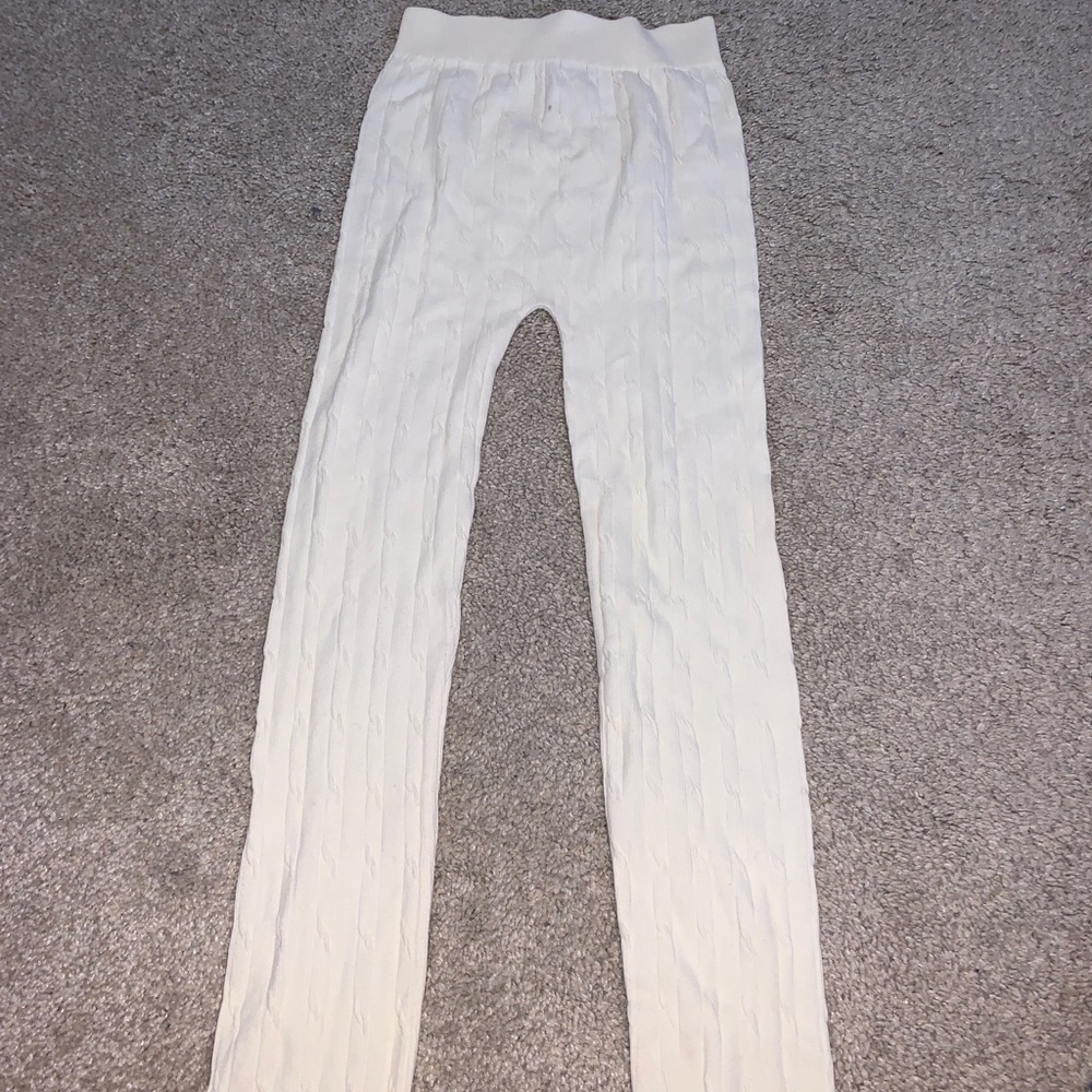 Delias Cream Cable Knit Leggings
